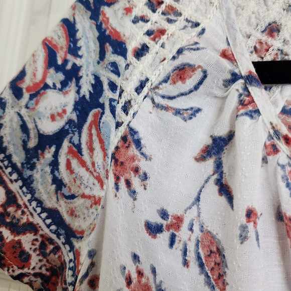 Lucky Brand ☆ Floral Print Women's Top. NWOT Pit - Pit 19" - Picture 6 of 10